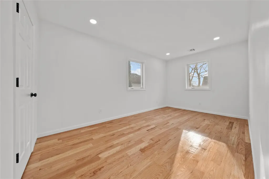 26 Peters Boulevard Central Islip NY 11722