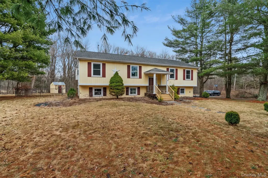 4 Thistle Lane Middletown NY 10940