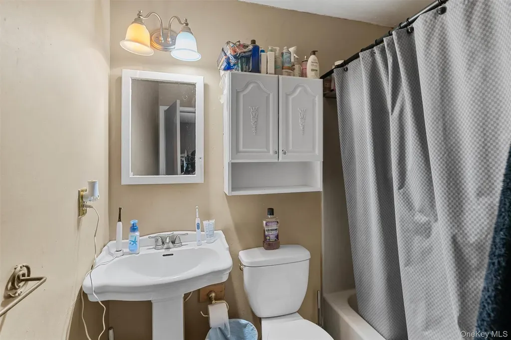 4 Thistle Lane Middletown NY 10940