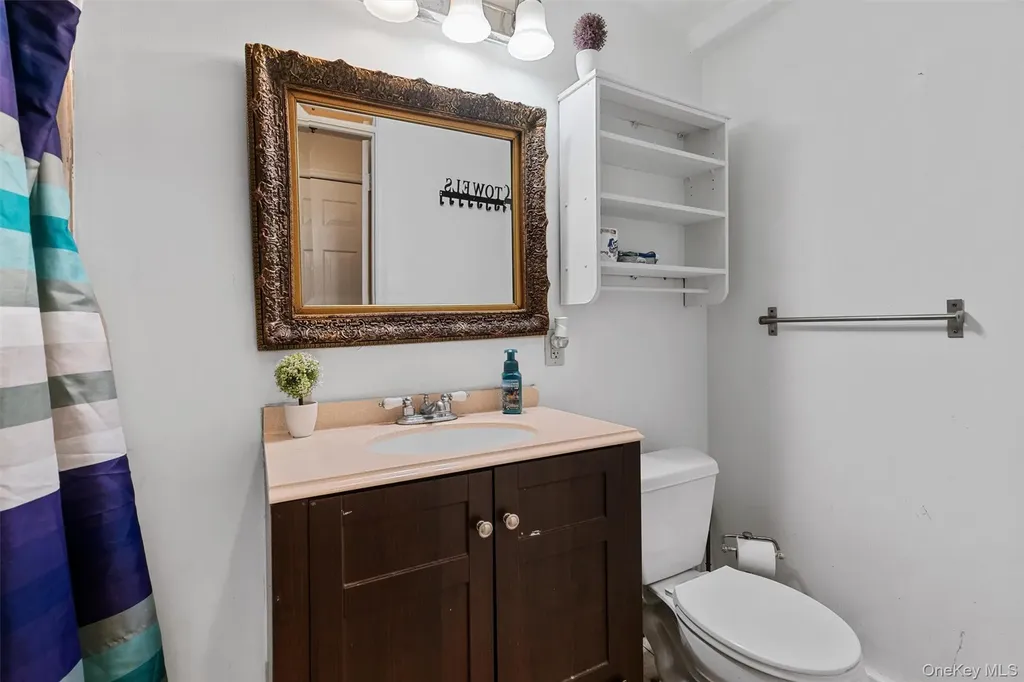 4 Thistle Lane Middletown NY 10940