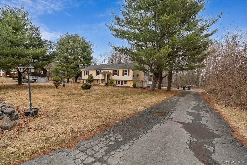 4 Thistle Lane Middletown NY 10940