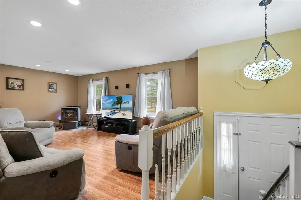 4 Thistle Lane Middletown NY 10940