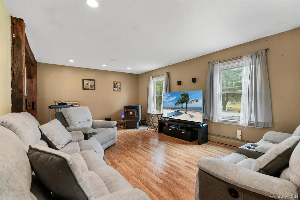 4 Thistle Lane Middletown NY 10940