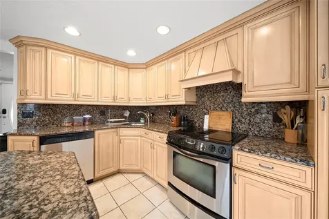 11 Faculty Lane Farmingville NY 11738