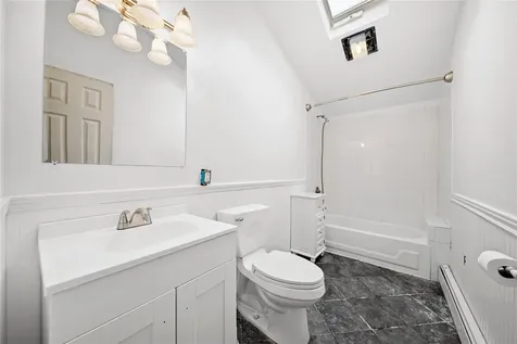 11 Faculty Lane Farmingville NY 11738