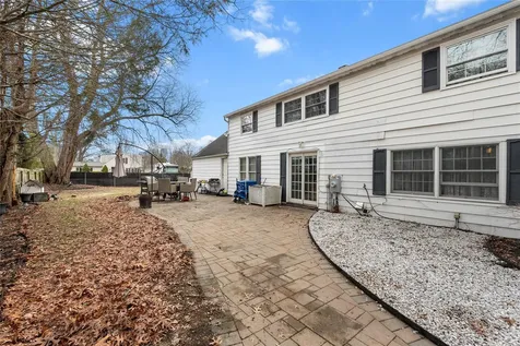 11 Faculty Lane Farmingville NY 11738