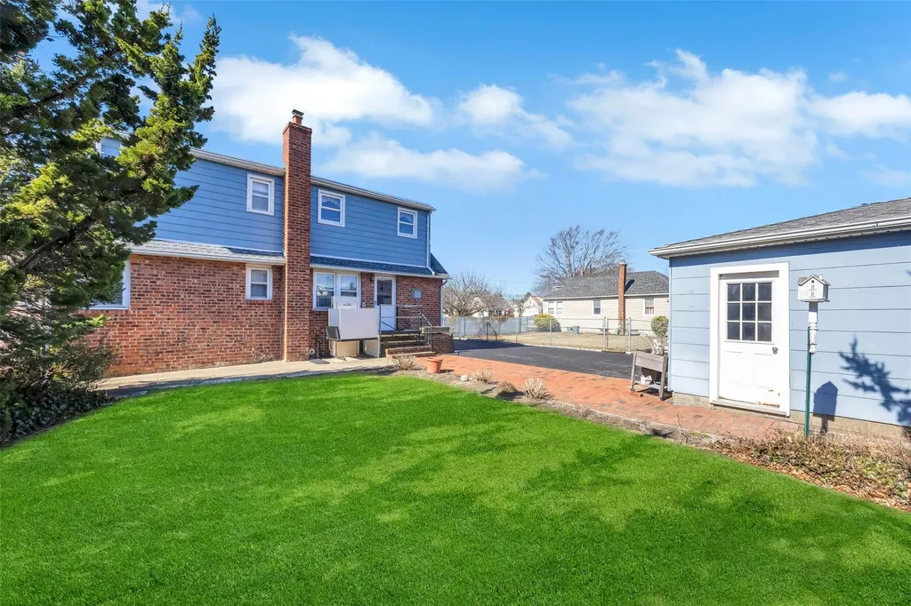 710 South Broadway Lindenhurst NY 11757