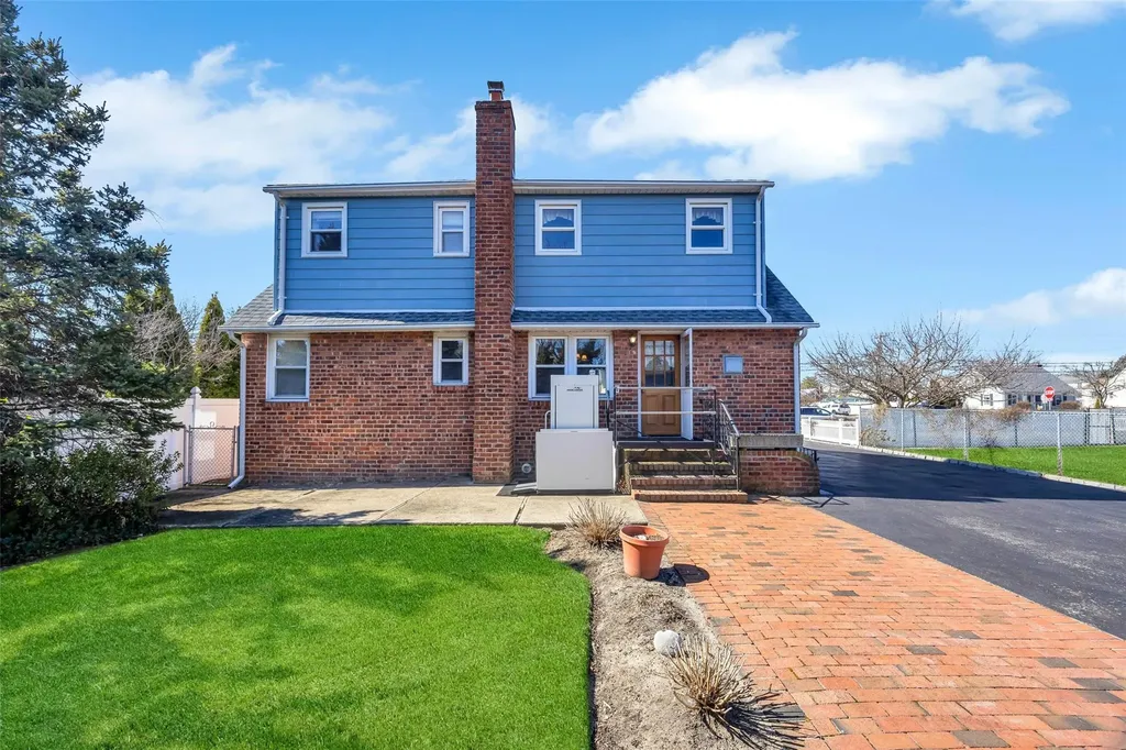 710 South Broadway Lindenhurst NY 11757