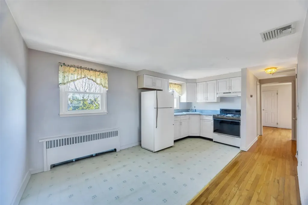 710 South Broadway Lindenhurst NY 11757