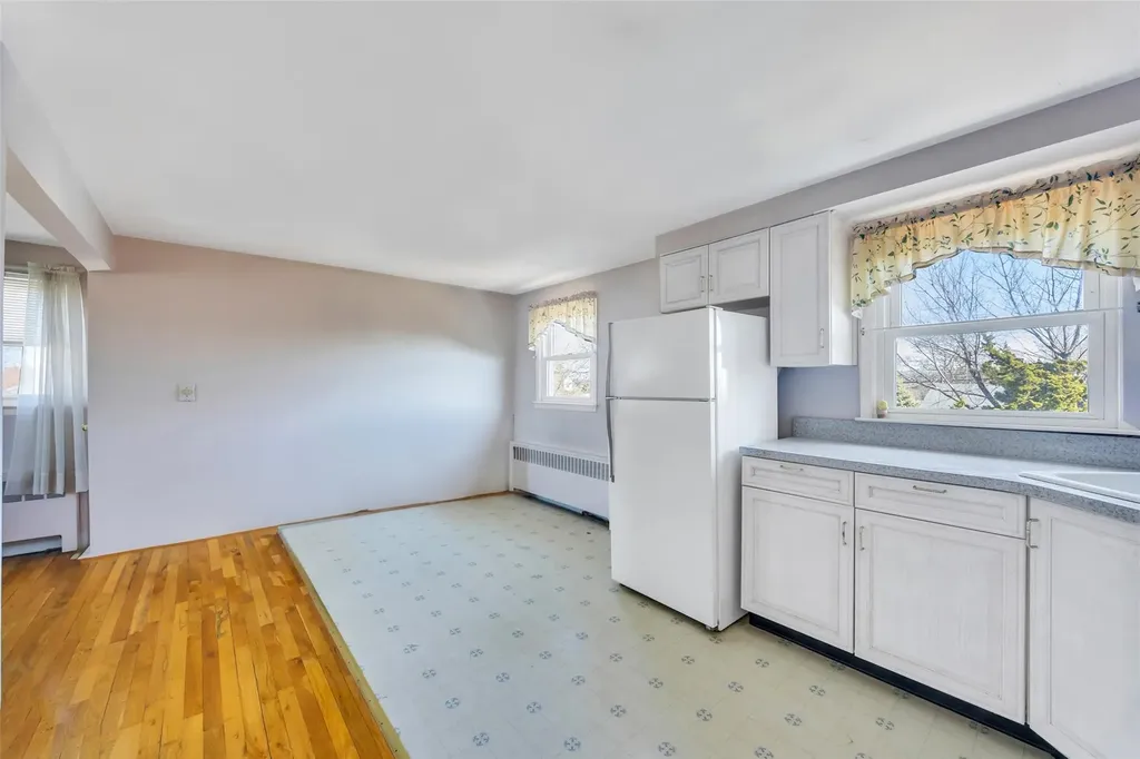 710 South Broadway Lindenhurst NY 11757