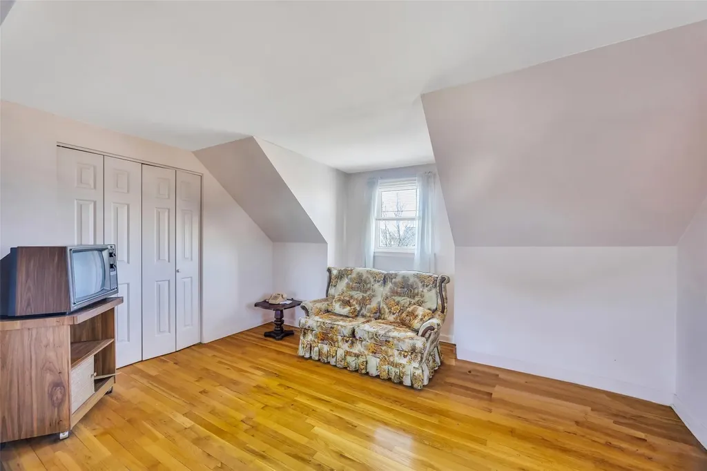 710 South Broadway Lindenhurst NY 11757