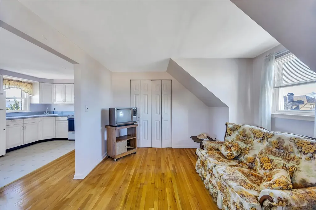 710 South Broadway Lindenhurst NY 11757