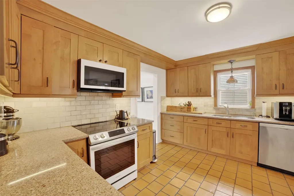 38 Lefurgy Avenue Dobbs Ferry NY 10522