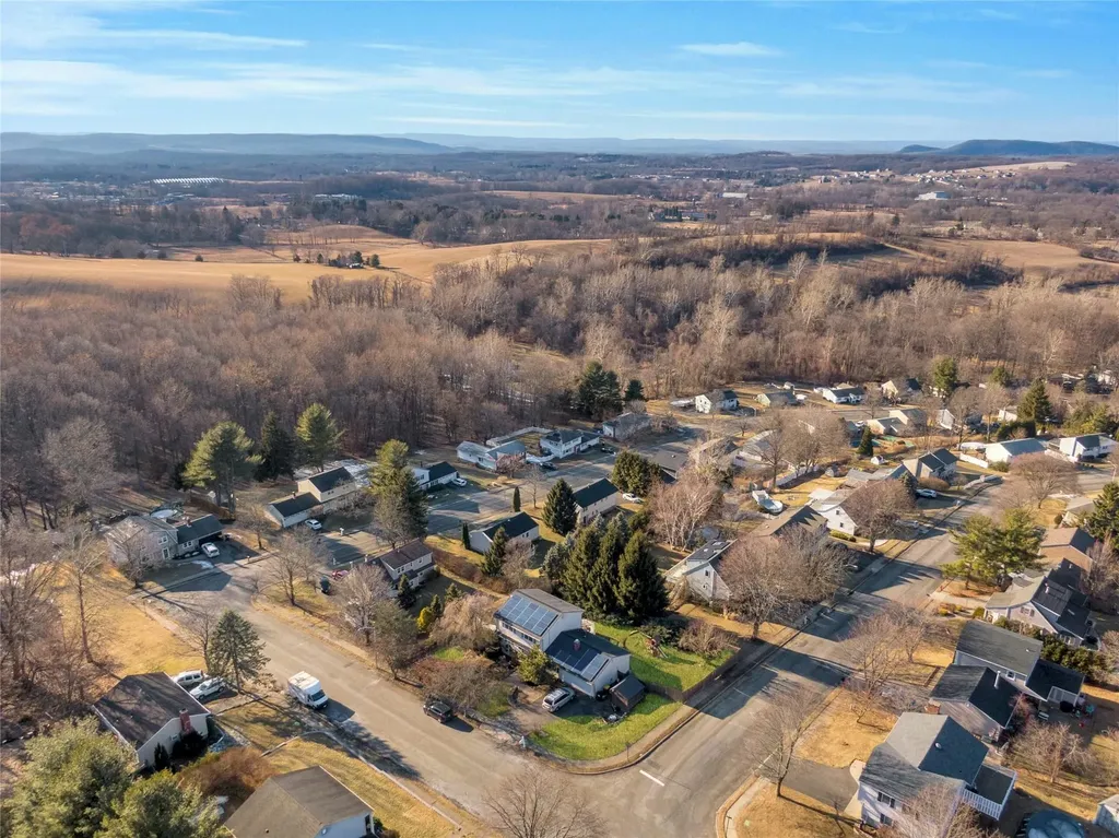 12 Country Lane Warwick NY 10990