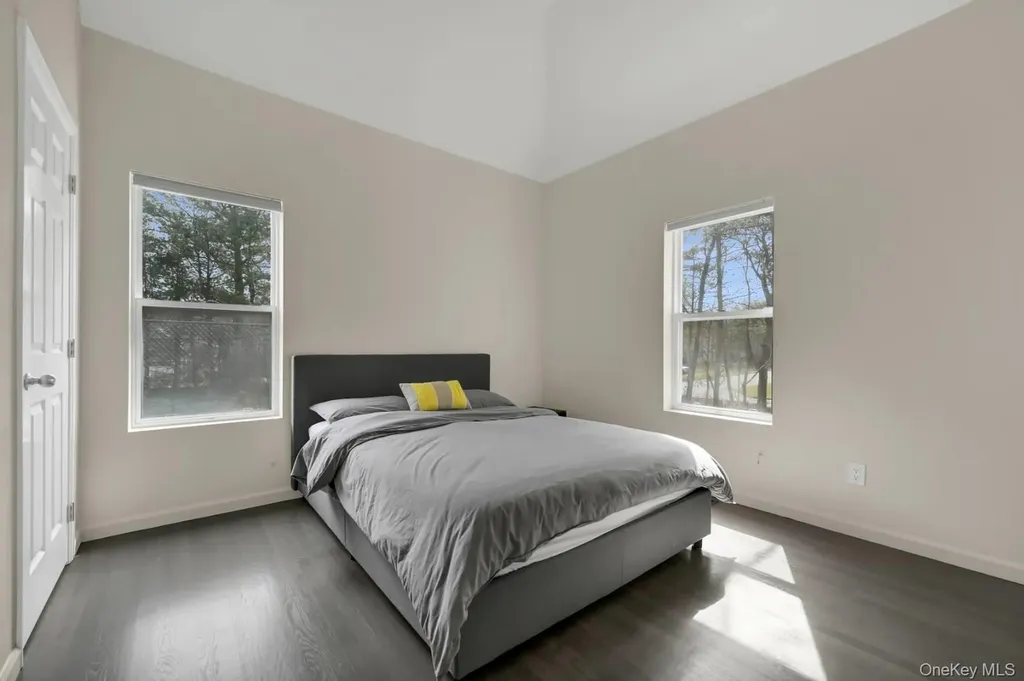 26 Lakeside Lane Westhampton NY 11977