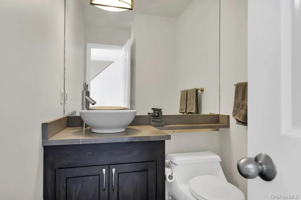 26 Lakeside Lane Westhampton NY 11977