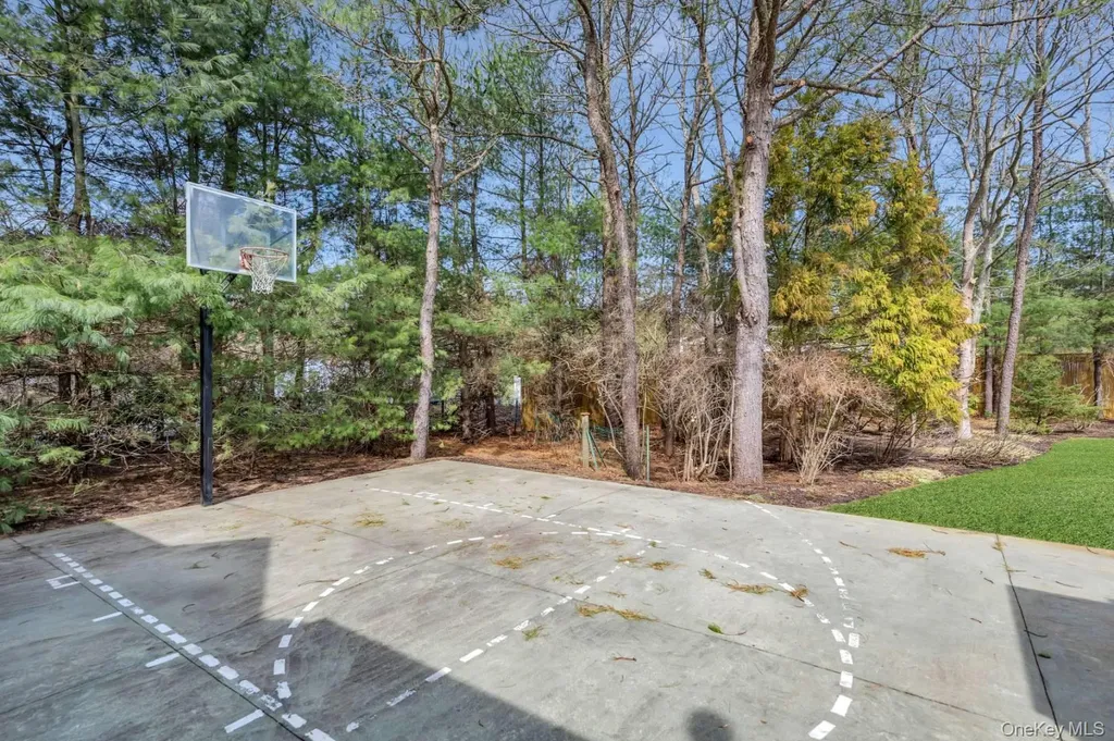26 Lakeside Lane Westhampton NY 11977