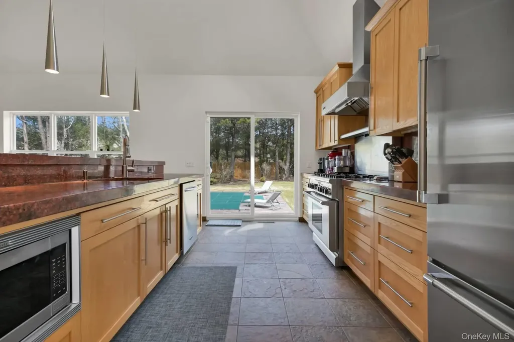 26 Lakeside Lane Westhampton NY 11977