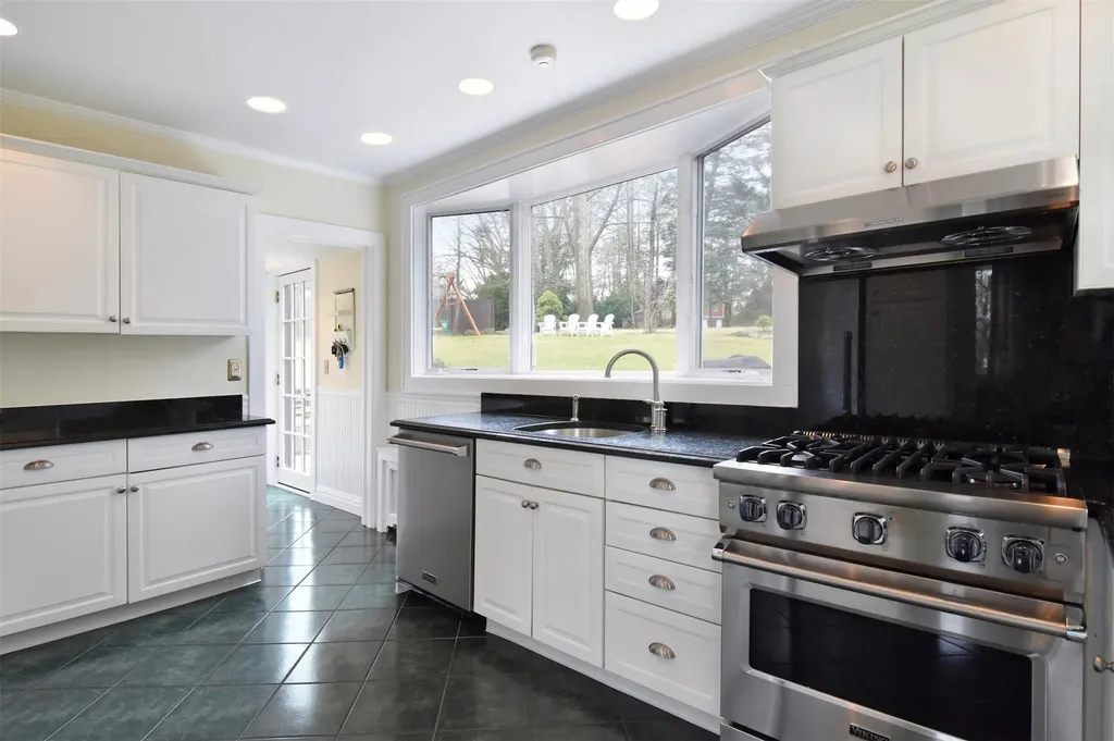 15 Hewitt Avenue Bronxville NY 10708