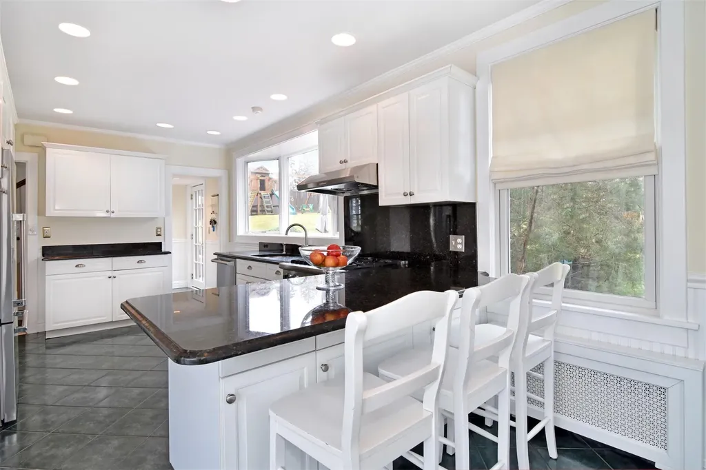 15 Hewitt Avenue Bronxville NY 10708