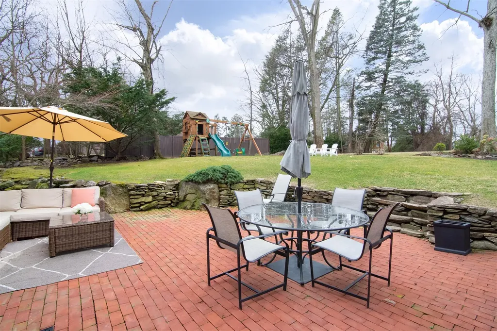 15 Hewitt Avenue Bronxville NY 10708