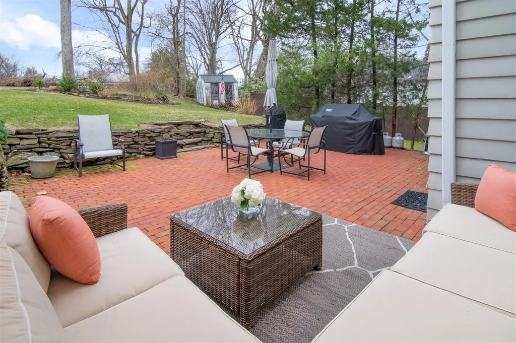15 Hewitt Avenue Bronxville NY 10708