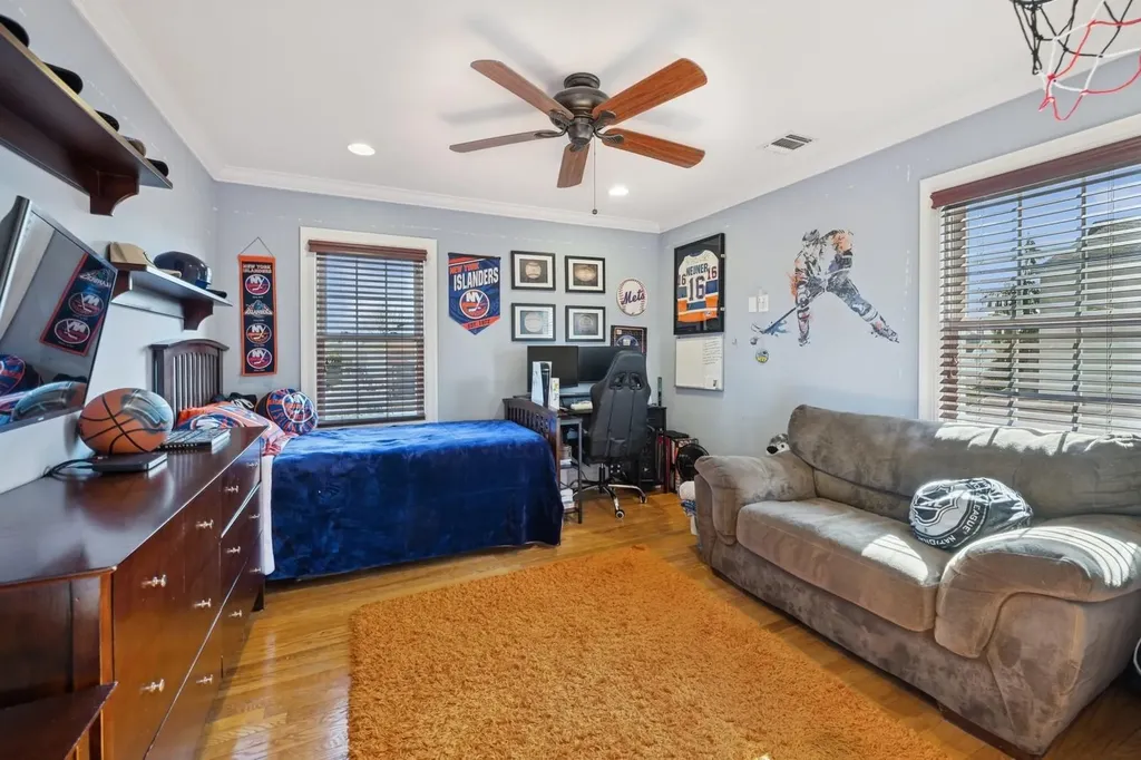 6 Linden Avenue Lynbrook NY 11563