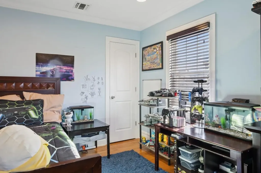 6 Linden Avenue Lynbrook NY 11563