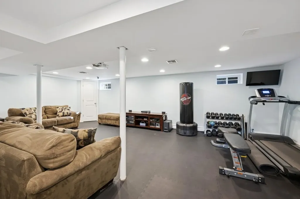 6 Linden Avenue Lynbrook NY 11563
