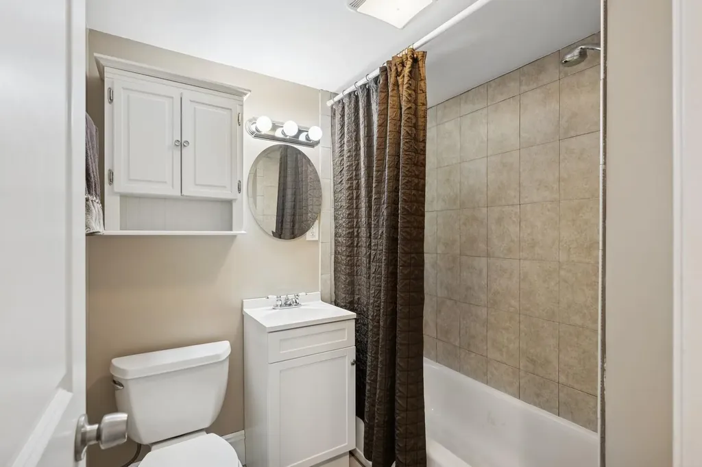 6 Linden Avenue Lynbrook NY 11563