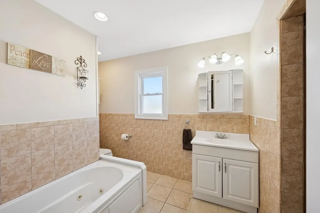 6 Linden Avenue Lynbrook NY 11563