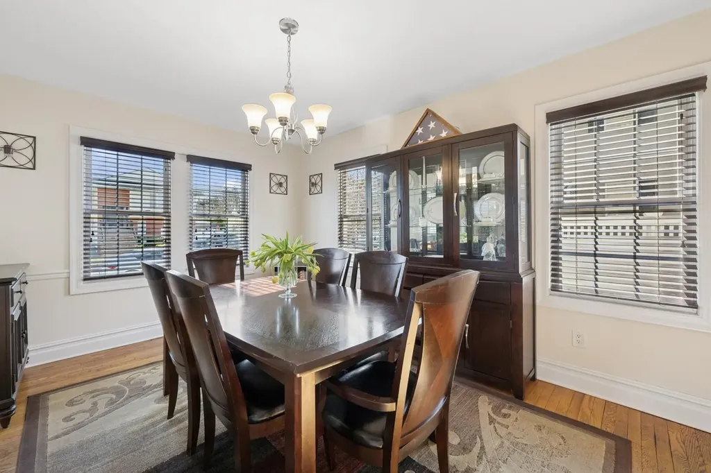 6 Linden Avenue Lynbrook NY 11563
