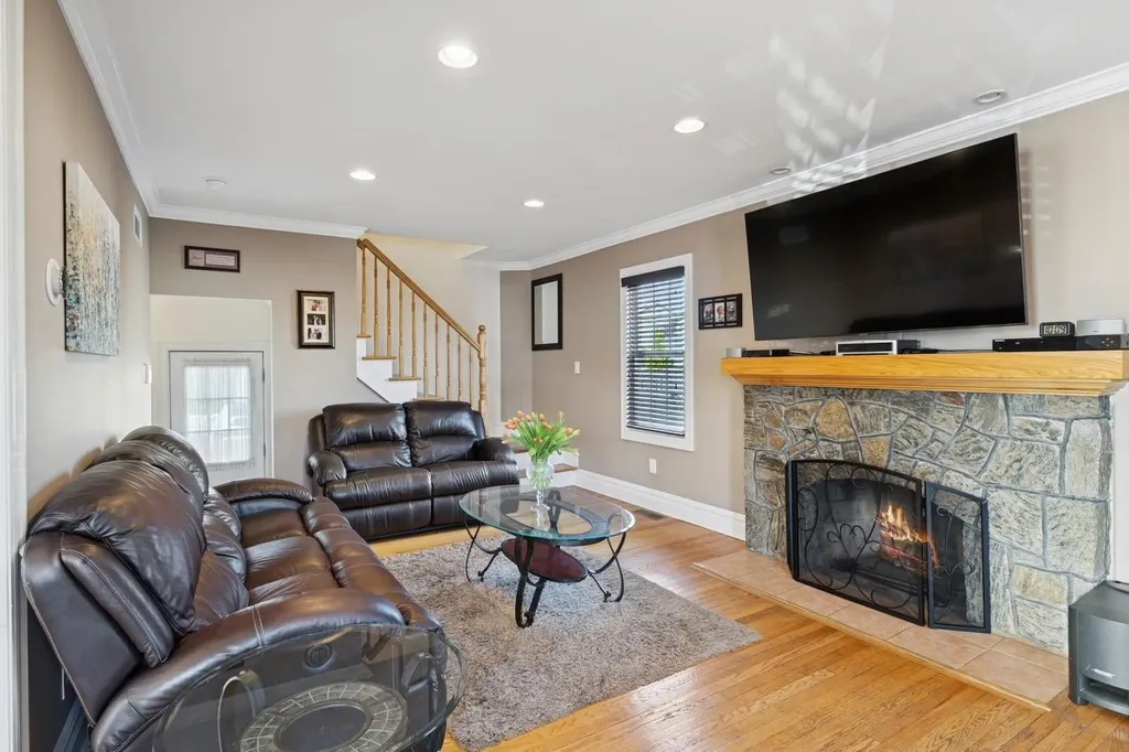 6 Linden Avenue Lynbrook NY 11563