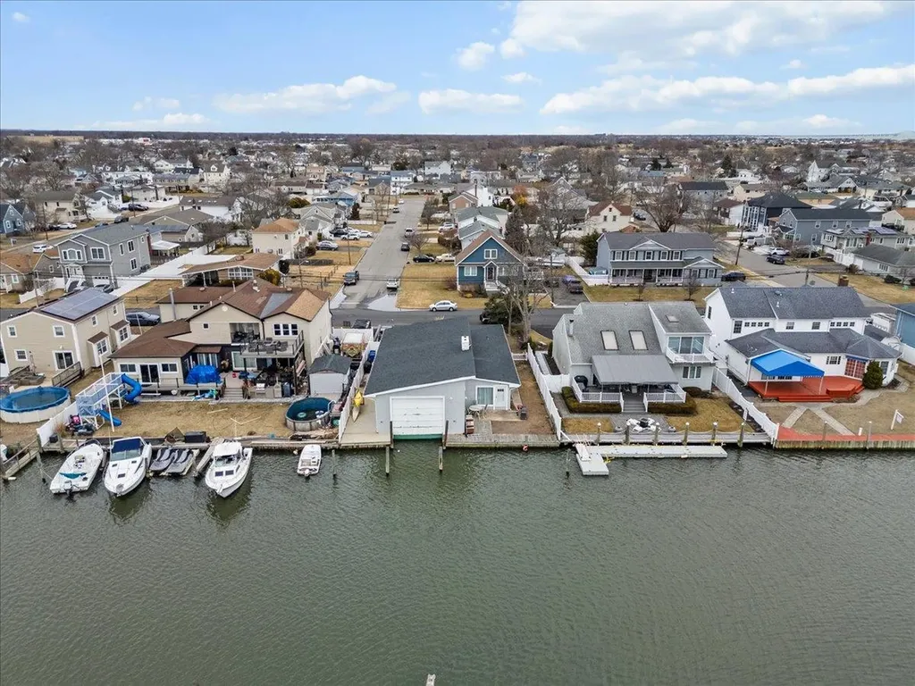 224 E Shore Road Babylon NY 11757