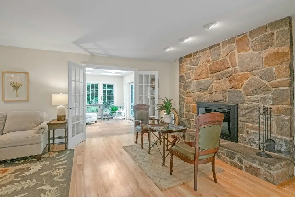 71 Brett Lane Bedford NY 10506