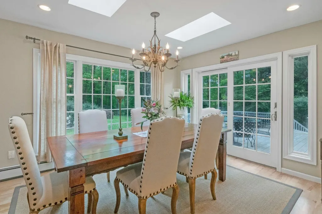 71 Brett Lane Bedford NY 10506