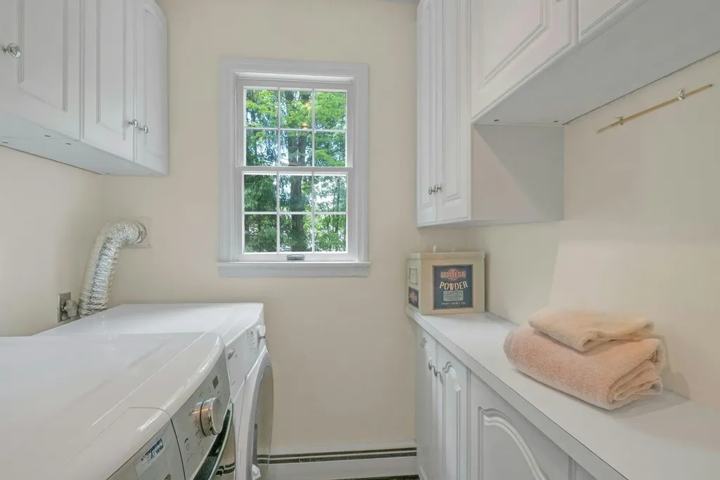 71 Brett Lane Bedford NY 10506