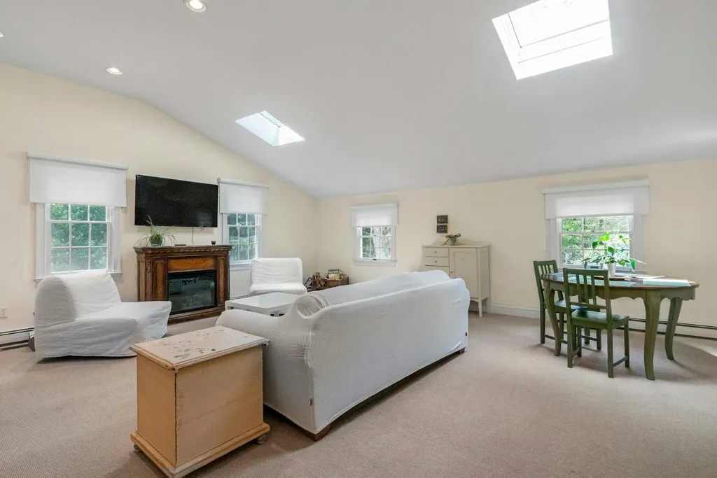 71 Brett Lane Bedford NY 10506