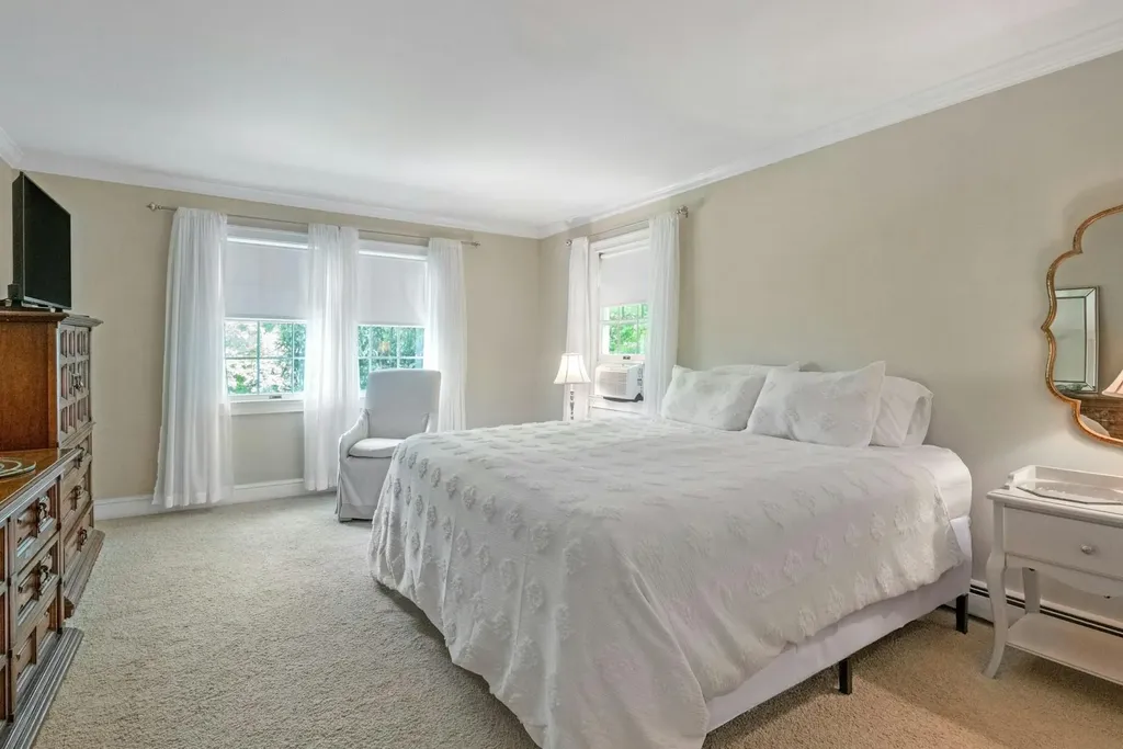71 Brett Lane Bedford NY 10506