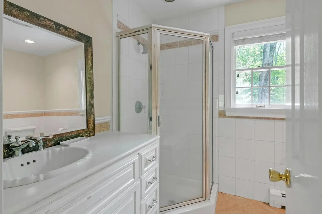 71 Brett Lane Bedford NY 10506