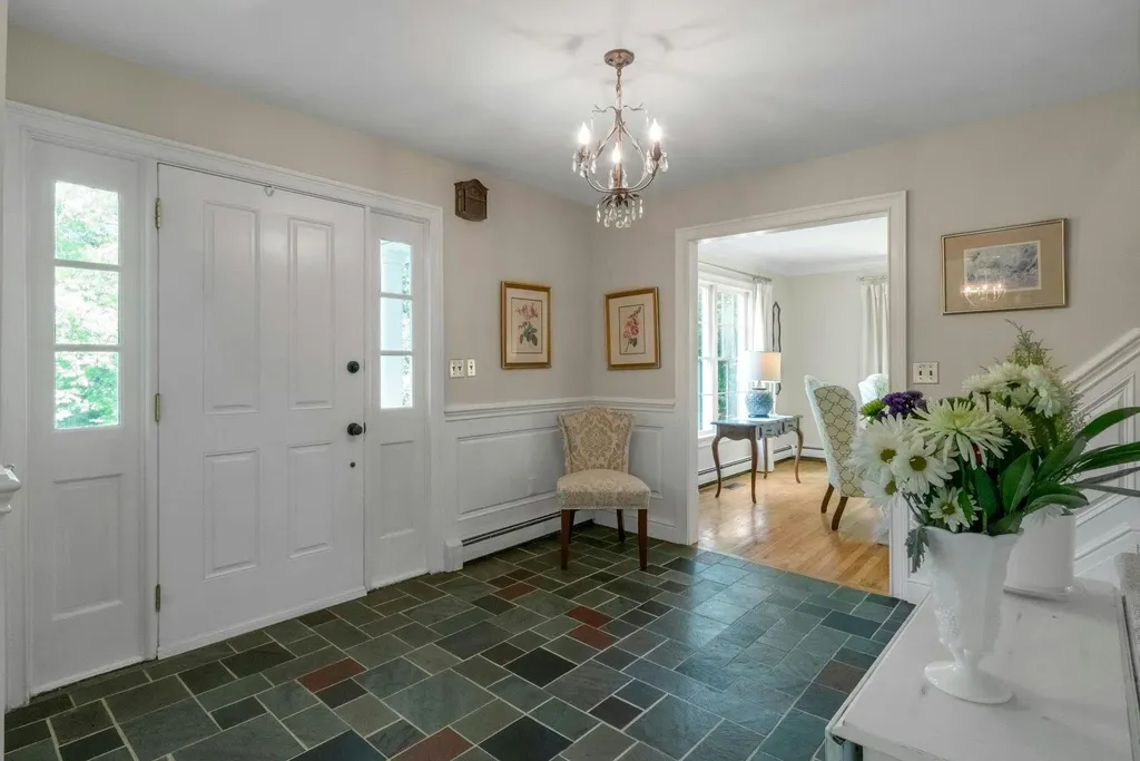 71 Brett Lane Bedford NY 10506