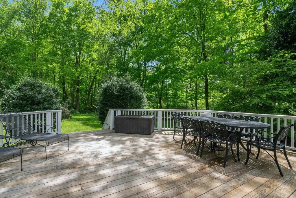 71 Brett Lane Bedford NY 10506