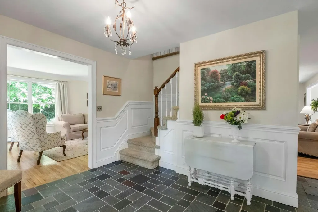71 Brett Lane Bedford NY 10506