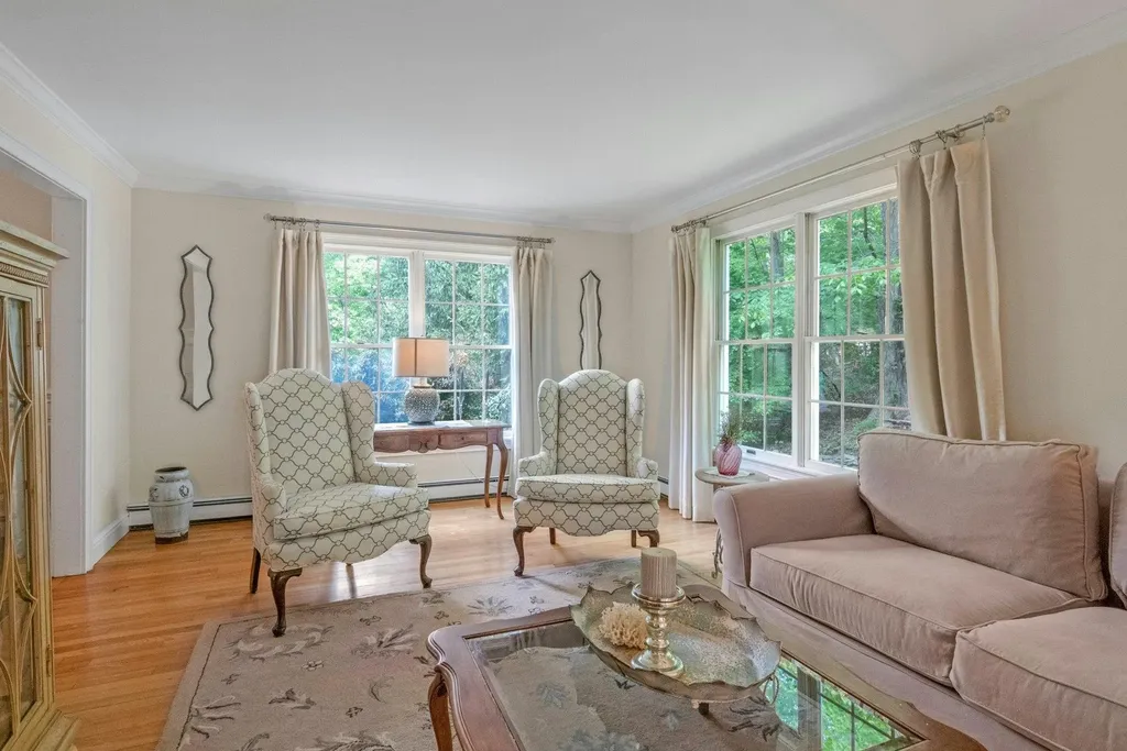 71 Brett Lane Bedford NY 10506