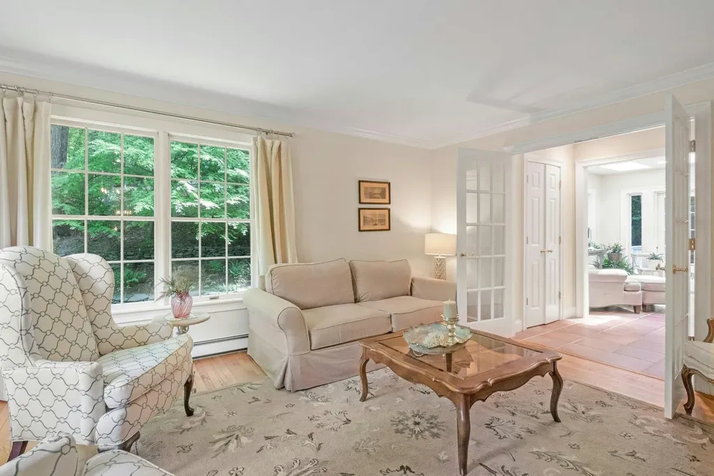 71 Brett Lane Bedford NY 10506