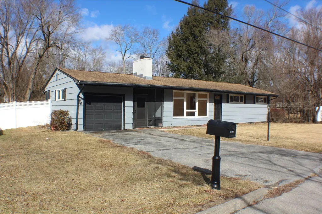 8 Norah Lane Hyde Park NY 12538