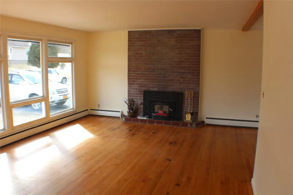 8 Norah Lane Hyde Park NY 12538
