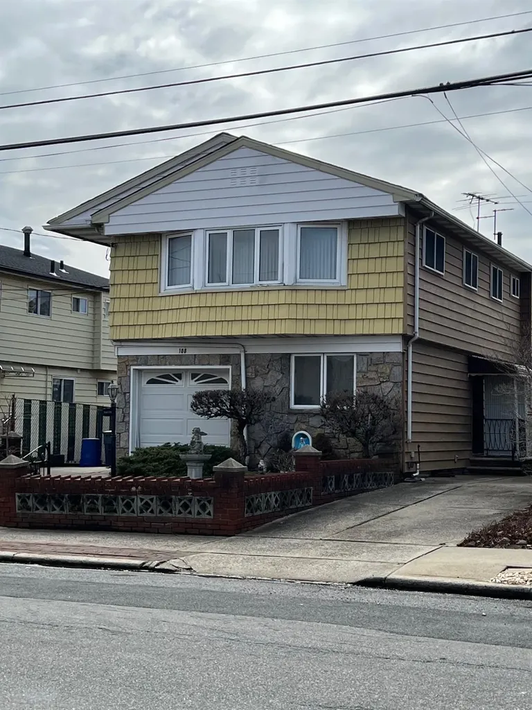 108 Slater Boulevard Staten Island NY 10305