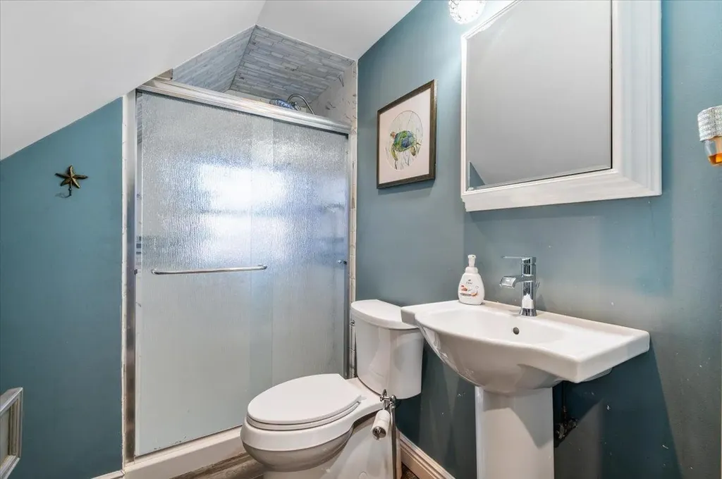 15 Elm Drive W Levittown NY 11756