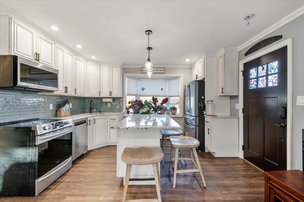 15 Elm Drive W Levittown NY 11756